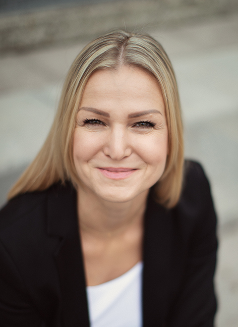 Monika Albisetti, HR-Assistentin, Confiserie Honold, Küsnacht Monika Albisetti, HR-Assistentin, Confiserie Honold, Küsnacht