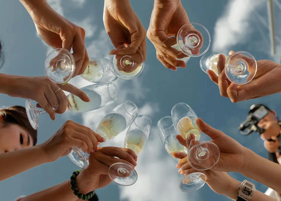 Mit Prosecco anstossen